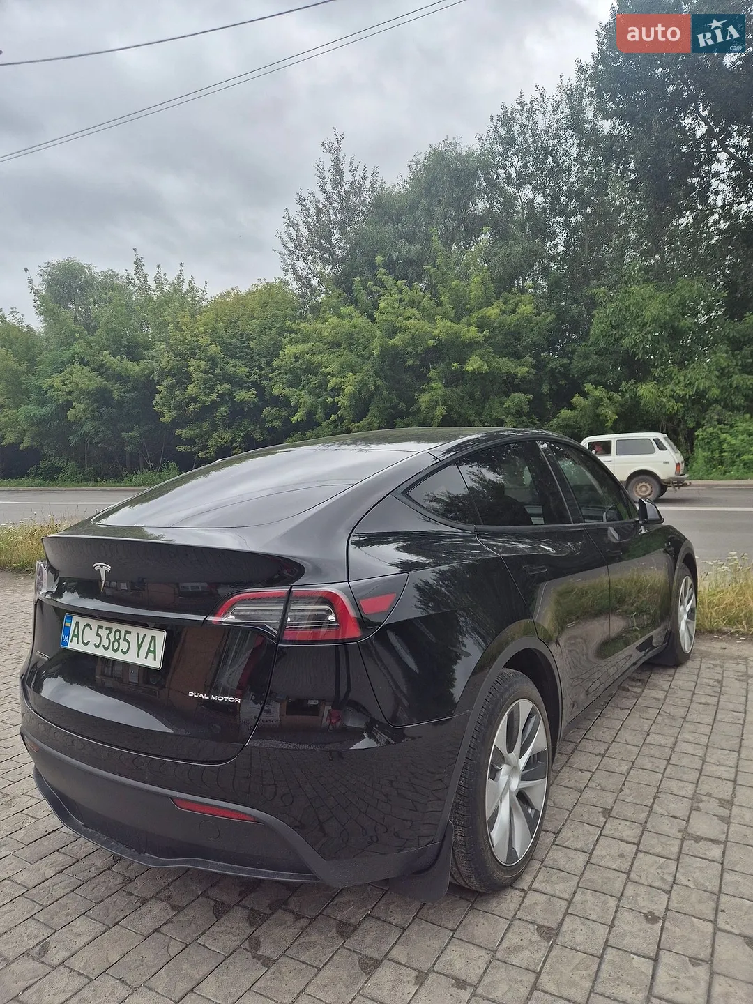 2022 Tesla Model Y - мініатюра 3