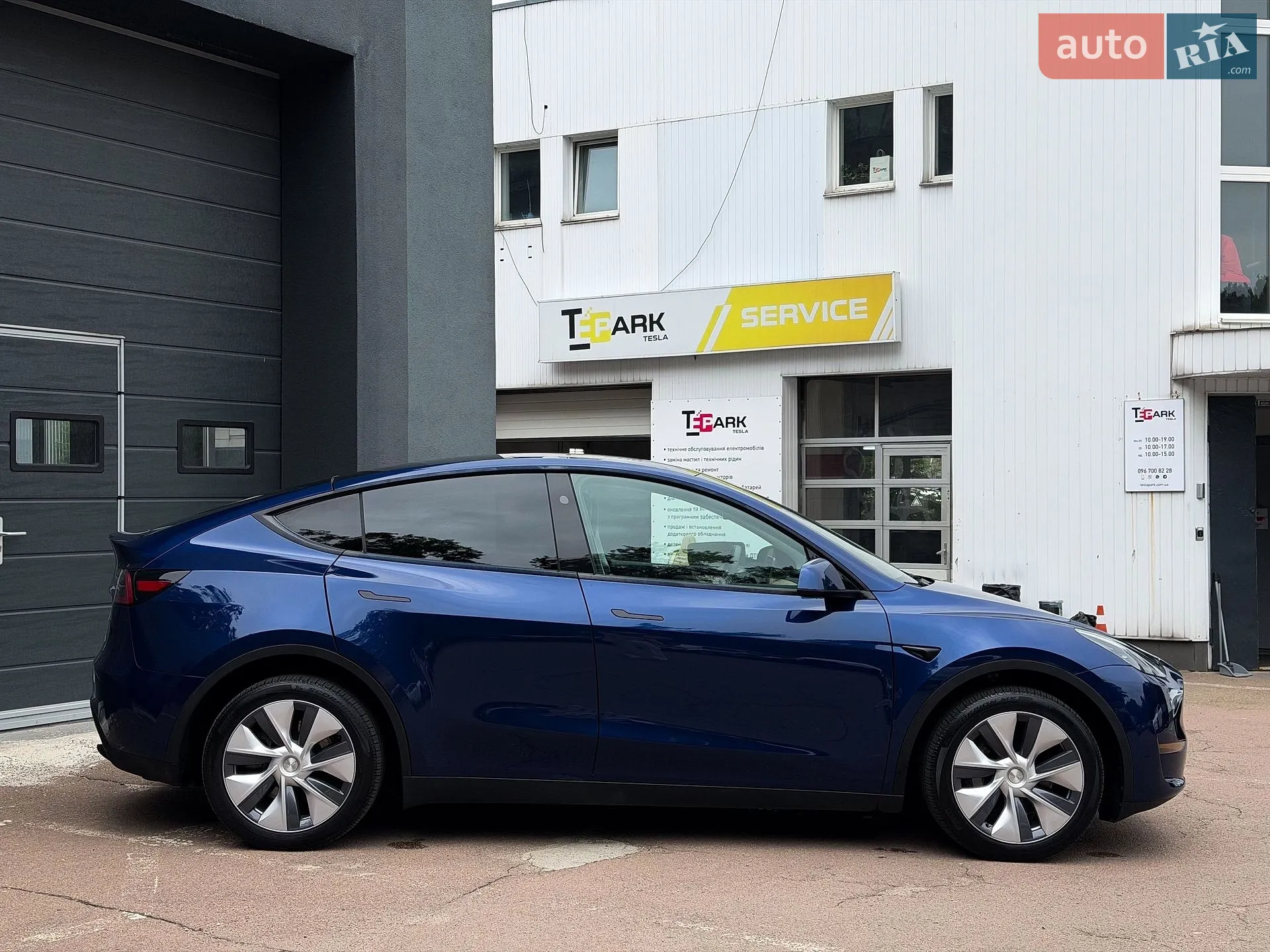2024 Tesla Model Y - мініатюра 12