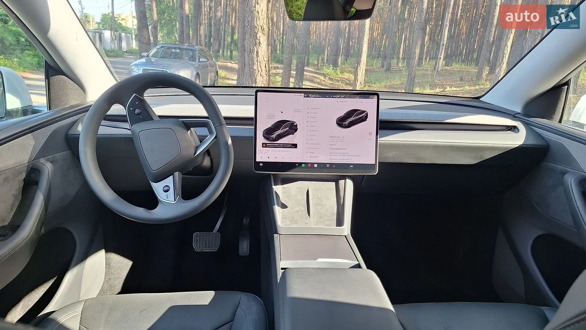 2025 Tesla Model Y - мініатюра 3