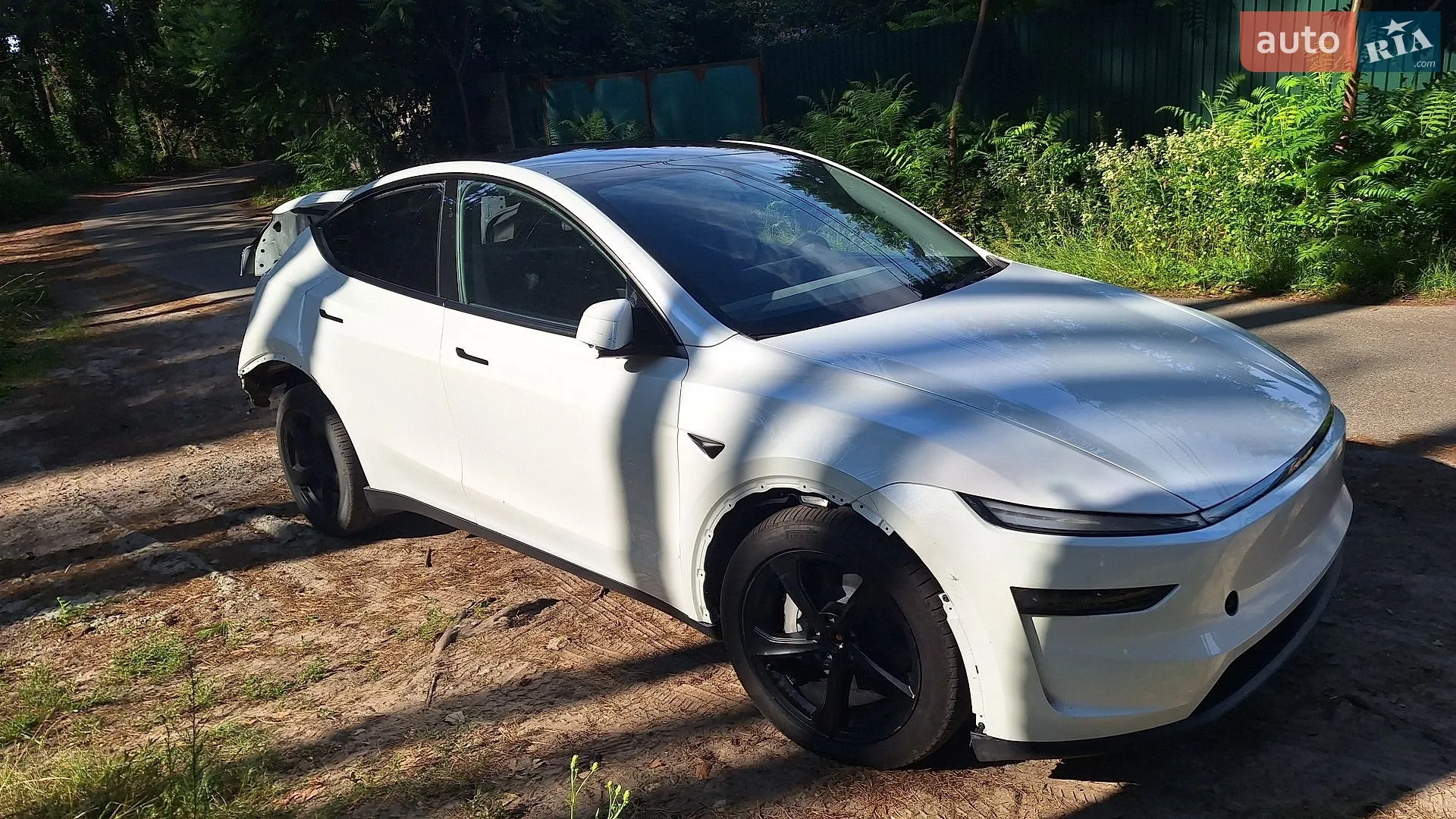 2025 Tesla Model Y - мініатюра 21