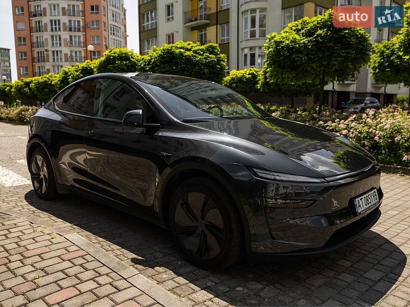 Внедорожник / Кроссовер Tesla Model Y 2025 в Ивано-Франковске