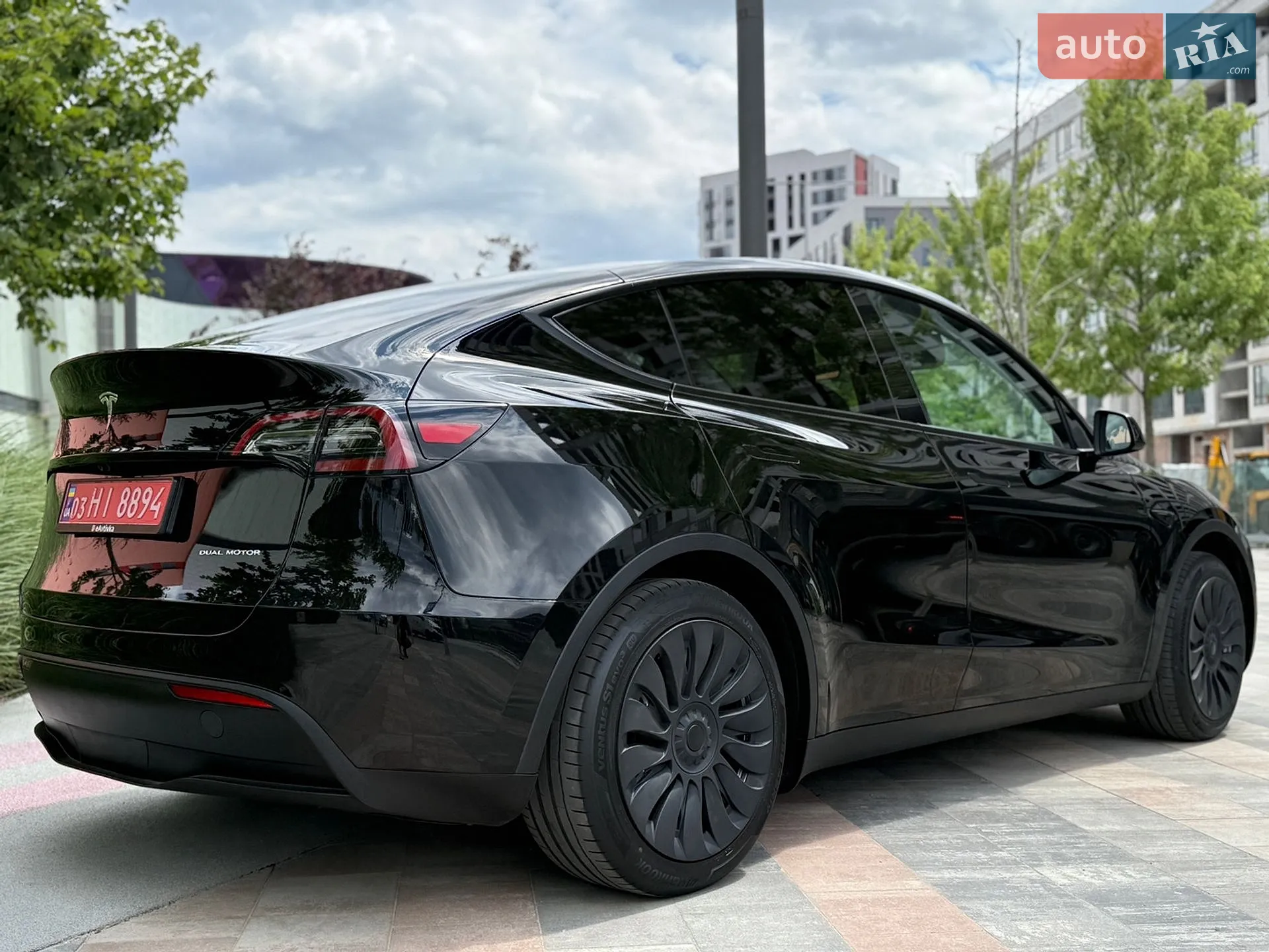 2024 Tesla Model Y - мініатюра 10