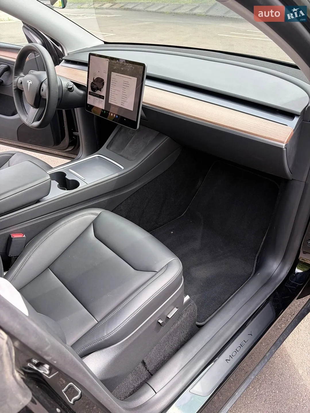 2024 Tesla Model Y - мініатюра 25