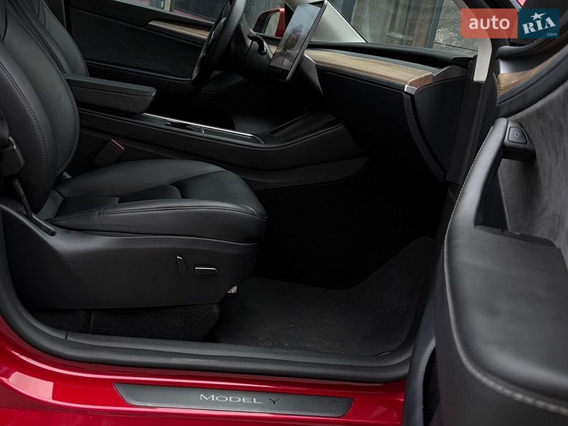 Позашляховик / Кросовер Tesla Model Y 2024 в Львові