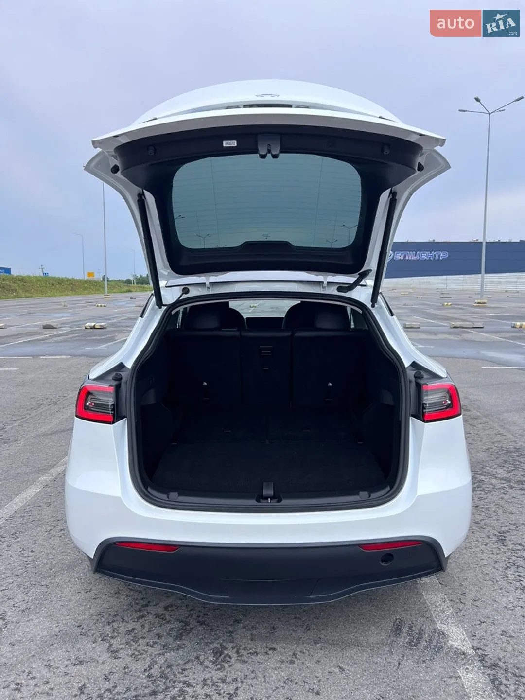 2024 Tesla Model Y - мініатюра 28
