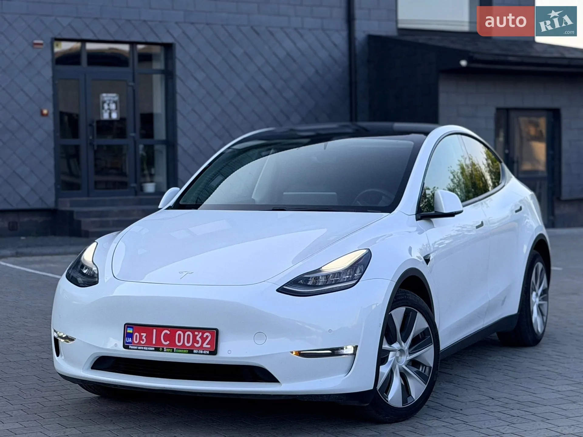 2021 Tesla Model Y - фото 1