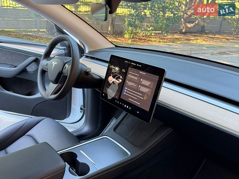 Внедорожник / Кроссовер Tesla Model Y 2023 в Днепре