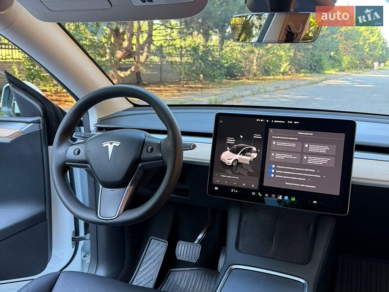 Позашляховик / Кросовер Tesla Model Y 2023 в Дніпрі
