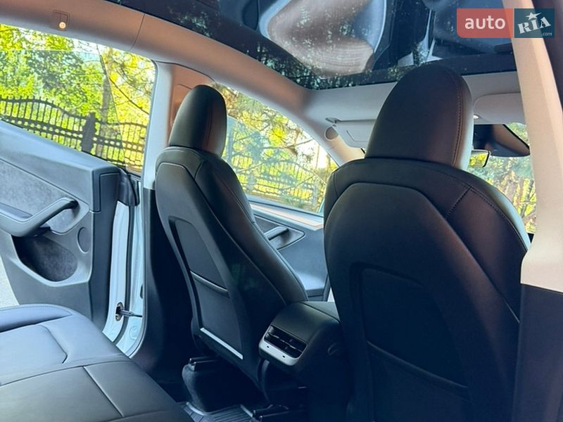 Внедорожник / Кроссовер Tesla Model Y 2023 в Днепре