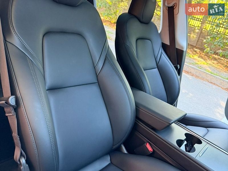 Внедорожник / Кроссовер Tesla Model Y 2023 в Днепре