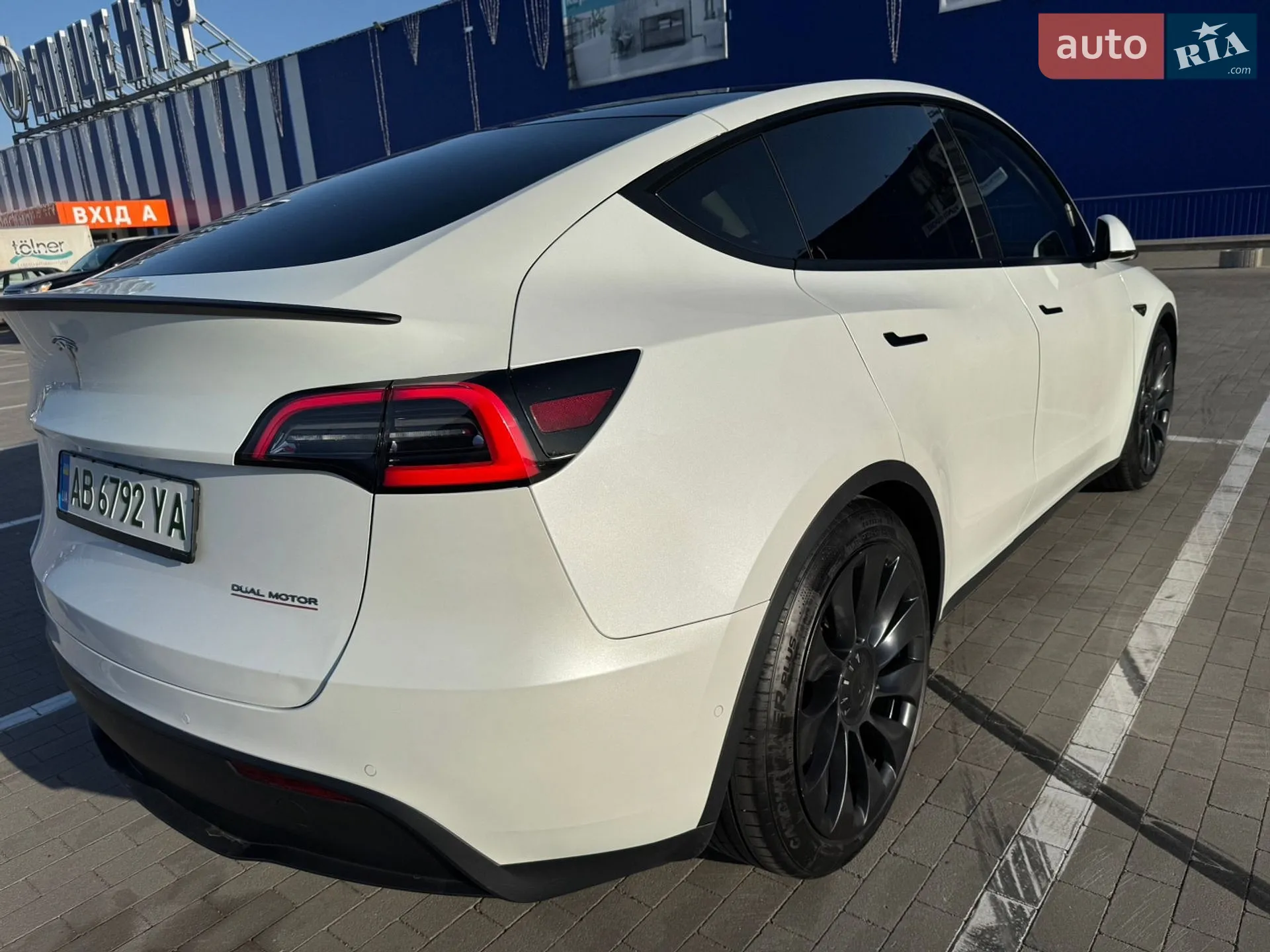 2020 Tesla Model Y - мініатюра 8