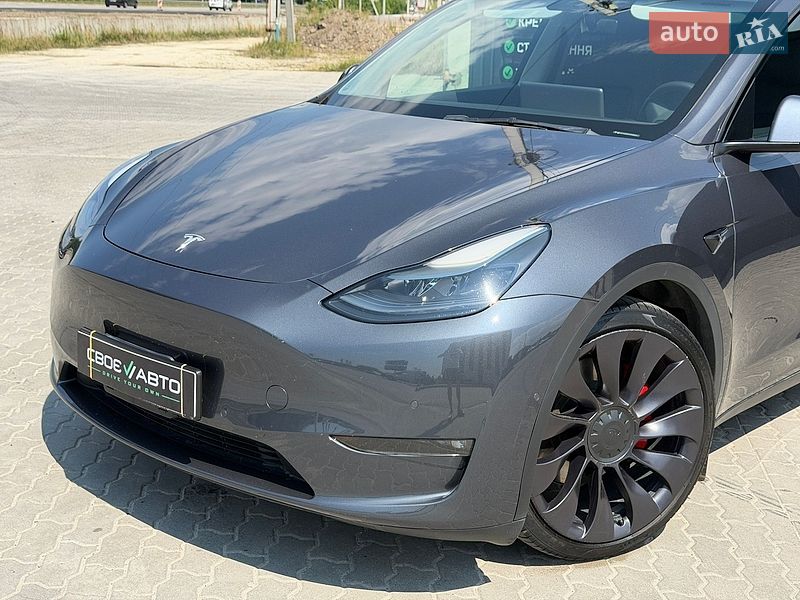 Позашляховик / Кросовер Tesla Model Y 2021 в Львові