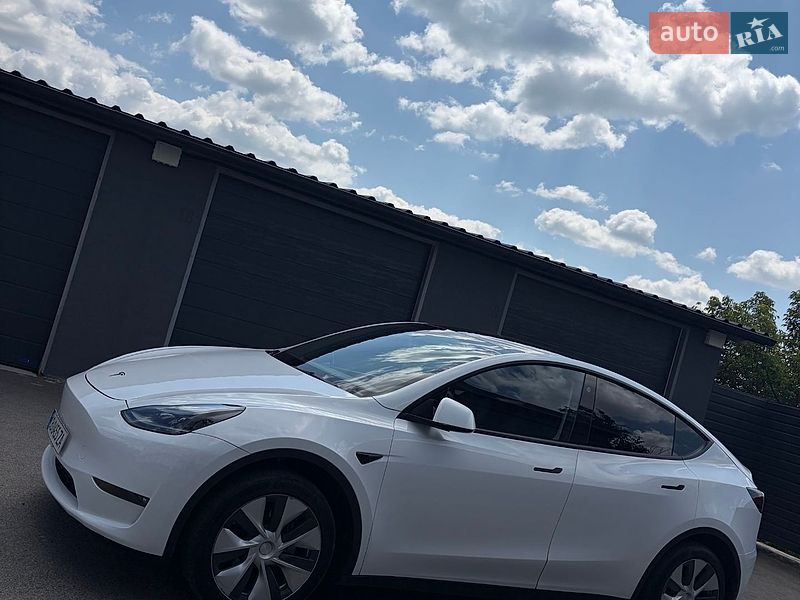 Позашляховик / Кросовер Tesla Model Y 2023 в Чернігові