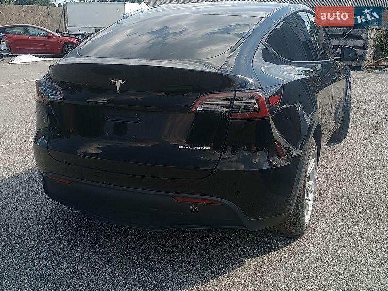 Tesla Model Y 2021