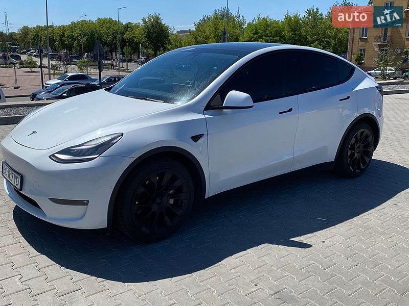 Позашляховик / Кросовер Tesla Model Y 2021 в Львові