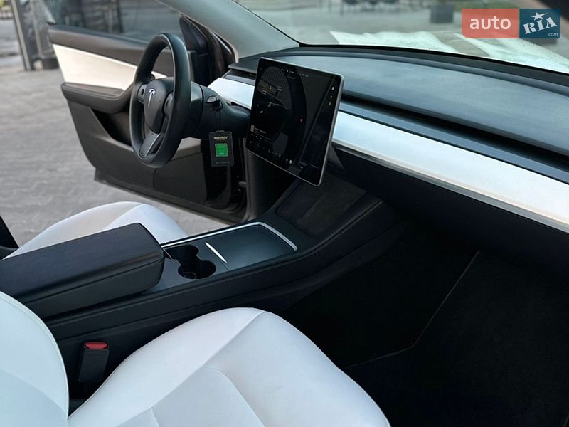 Внедорожник / Кроссовер Tesla Model Y 2020 в Львове