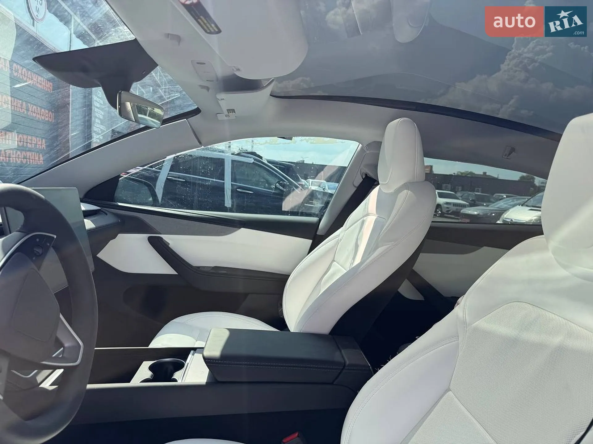 2025 Tesla Model Y - мініатюра 10