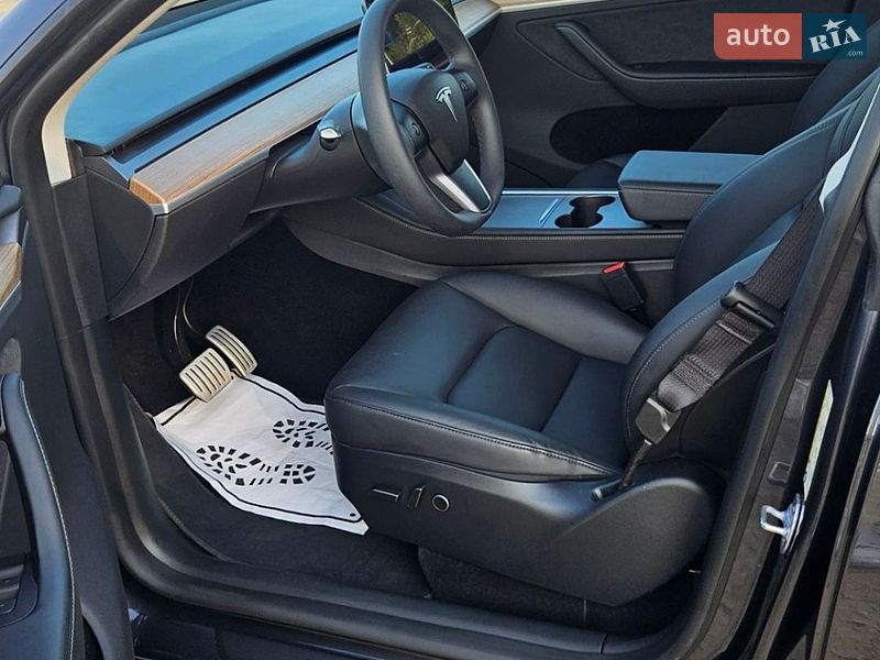 Позашляховик / Кросовер Tesla Model Y 2024 в Дрогобичі