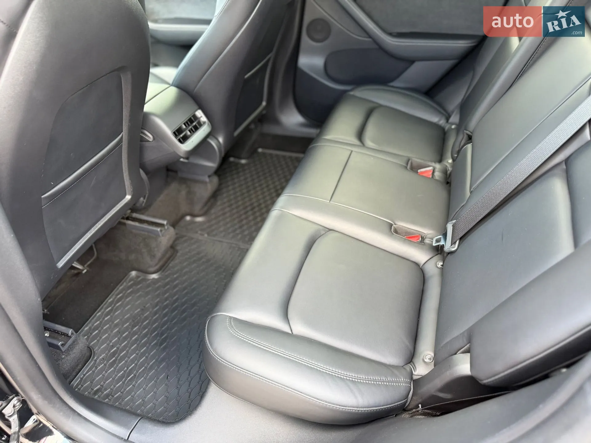 2021 Tesla Model Y - мініатюра 9