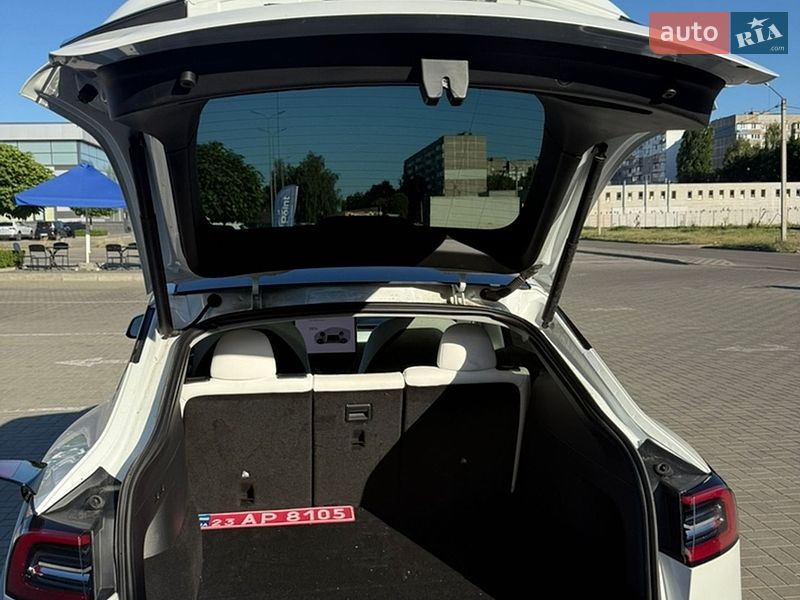 Позашляховик / Кросовер Tesla Model Y 2022 в Черкасах фото 14 Позашляховик / Кросовер Tesla Model Y 2022 в Черкасах