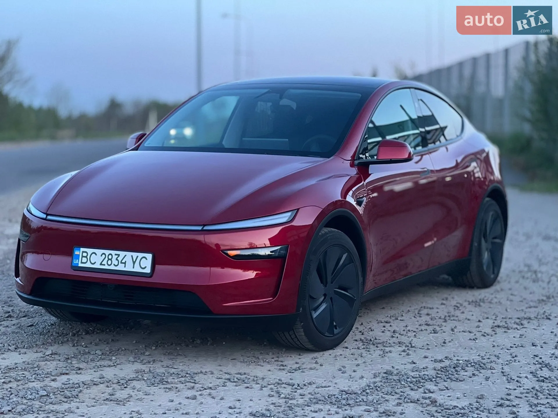 2025 Tesla Model Y - мініатюра 2
