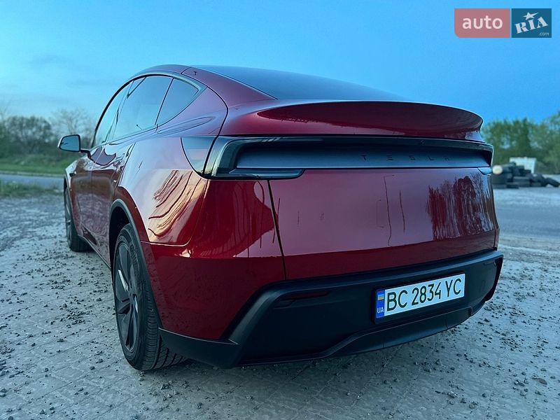 Внедорожник / Кроссовер Tesla Model Y 2025 в Львове