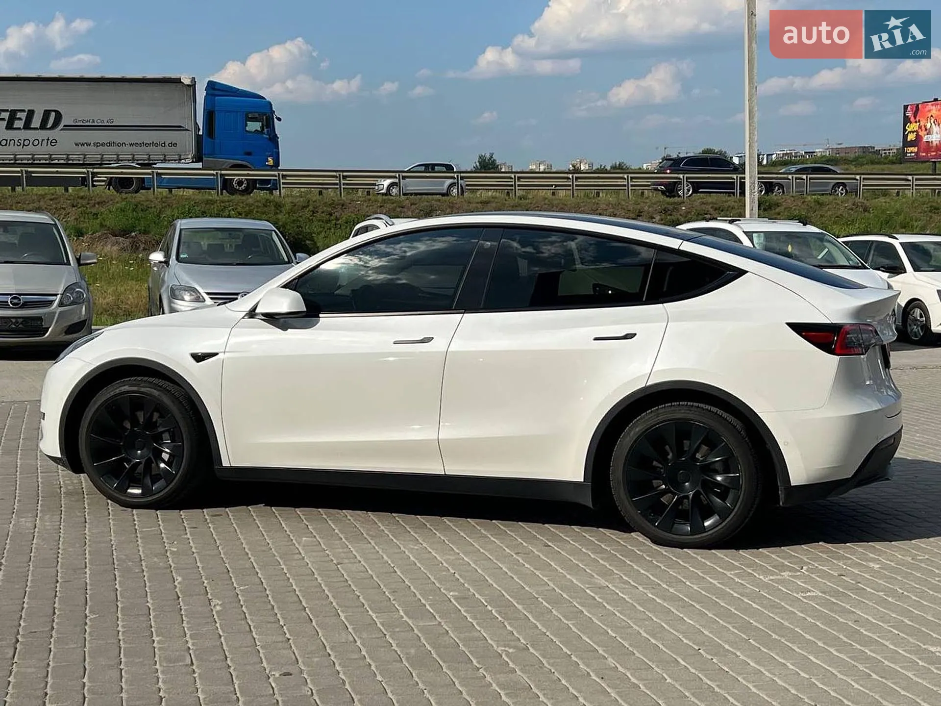 2021 Tesla Model Y - мініатюра 3
