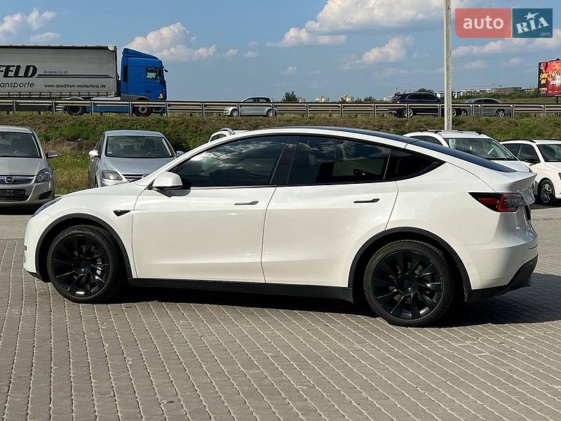Позашляховик / Кросовер Tesla Model Y 2021 в Львові