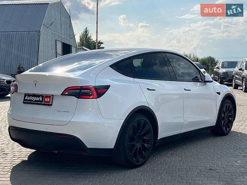 Позашляховик / Кросовер Tesla Model Y 2021 в Львові