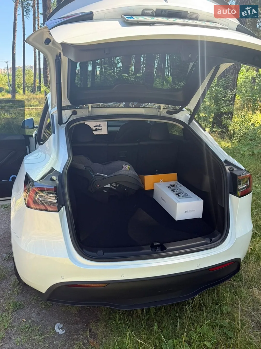 2022 Tesla Model Y - мініатюра 17