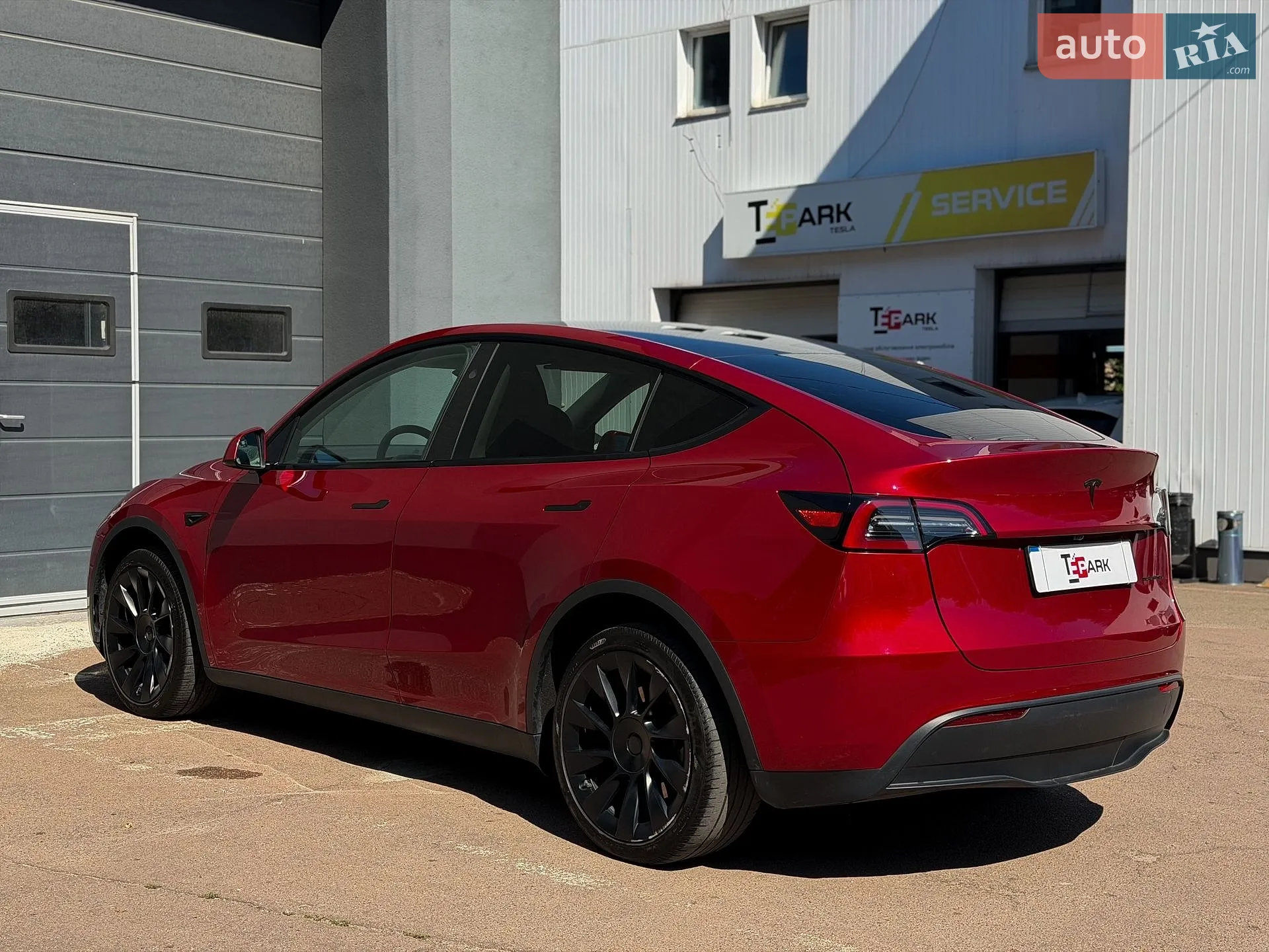 2024 Tesla Model Y - мініатюра 8