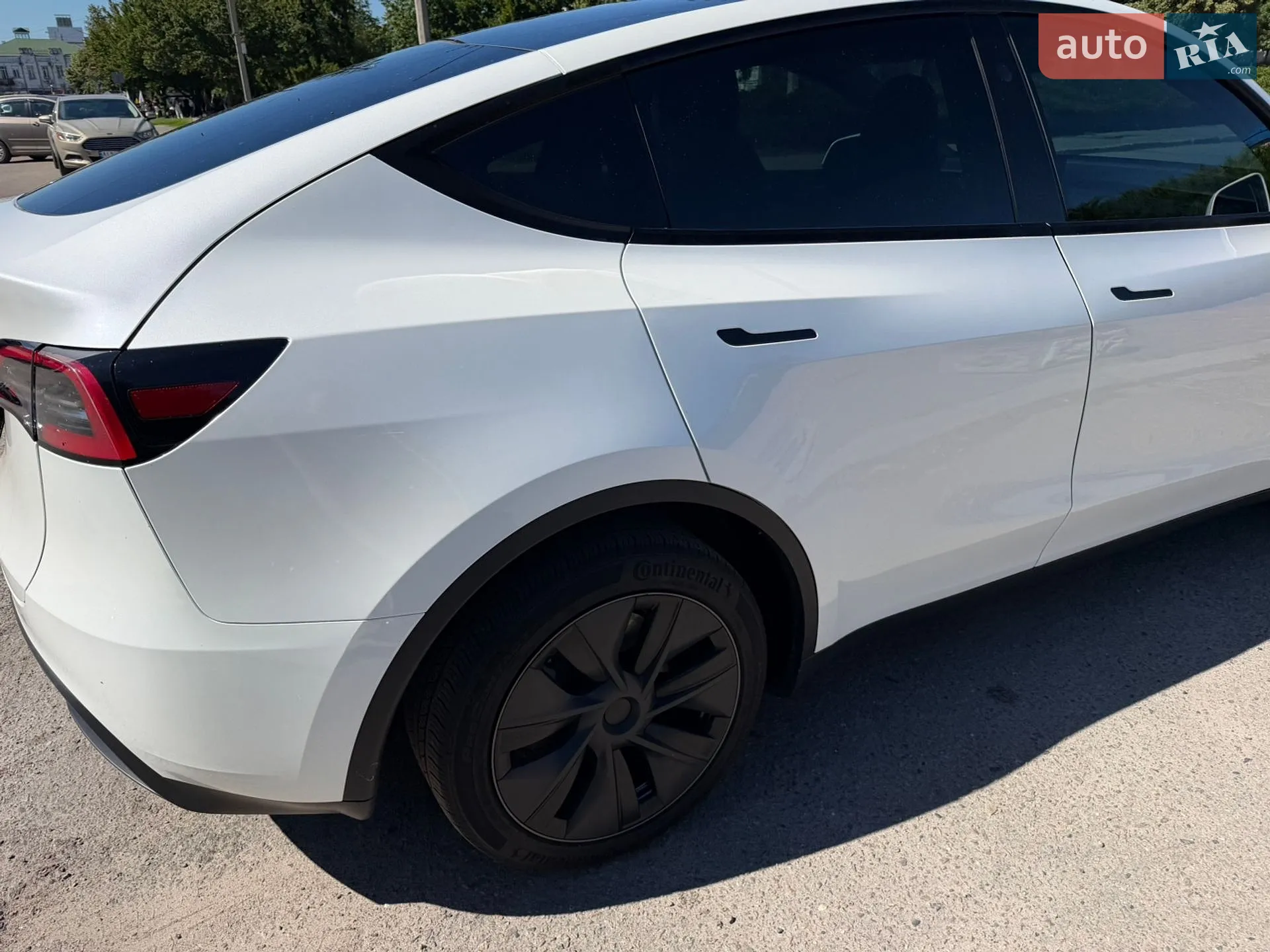 2024 Tesla Model Y - мініатюра 8
