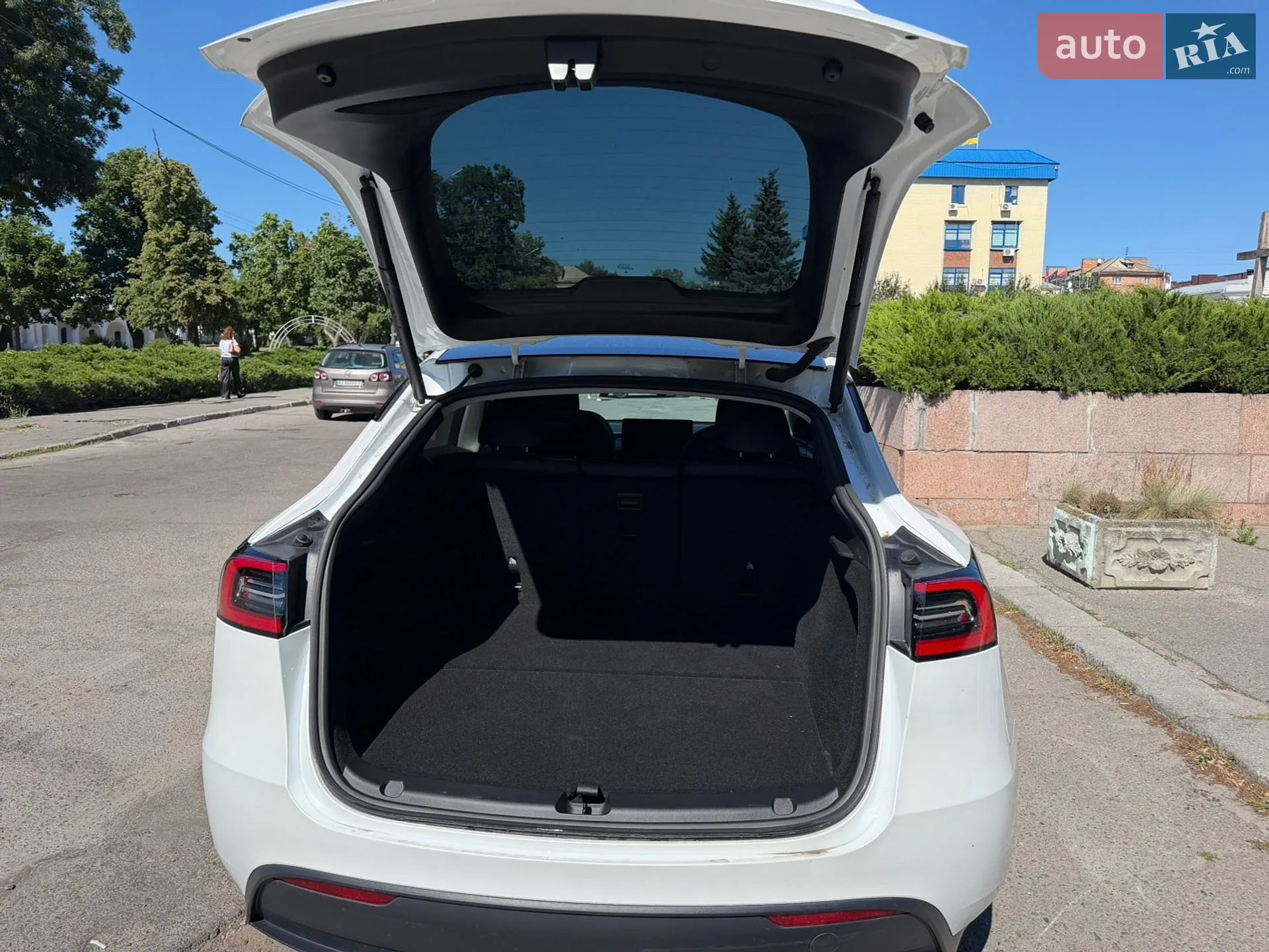2024 Tesla Model Y - мініатюра 11