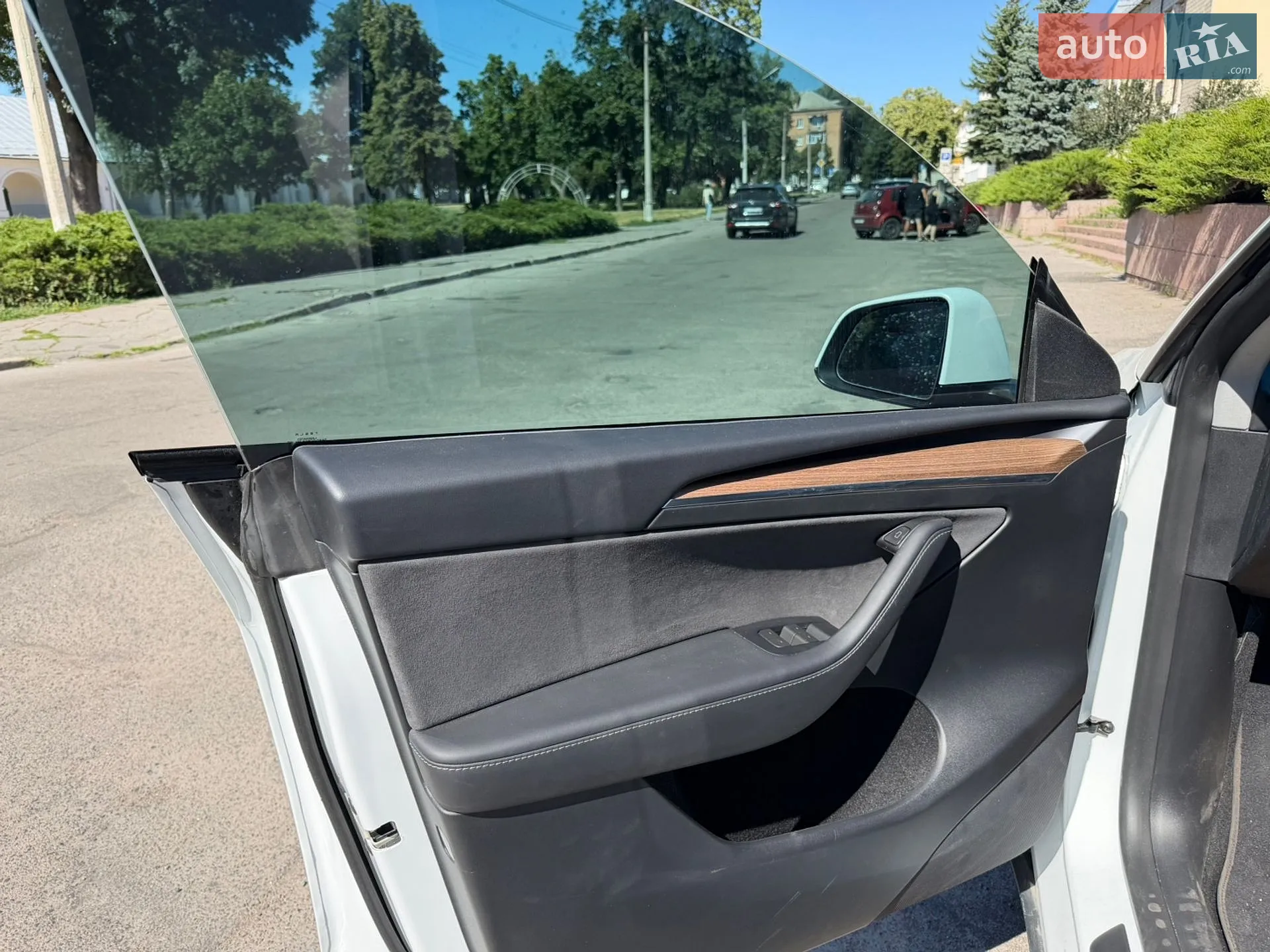 2024 Tesla Model Y - мініатюра 21