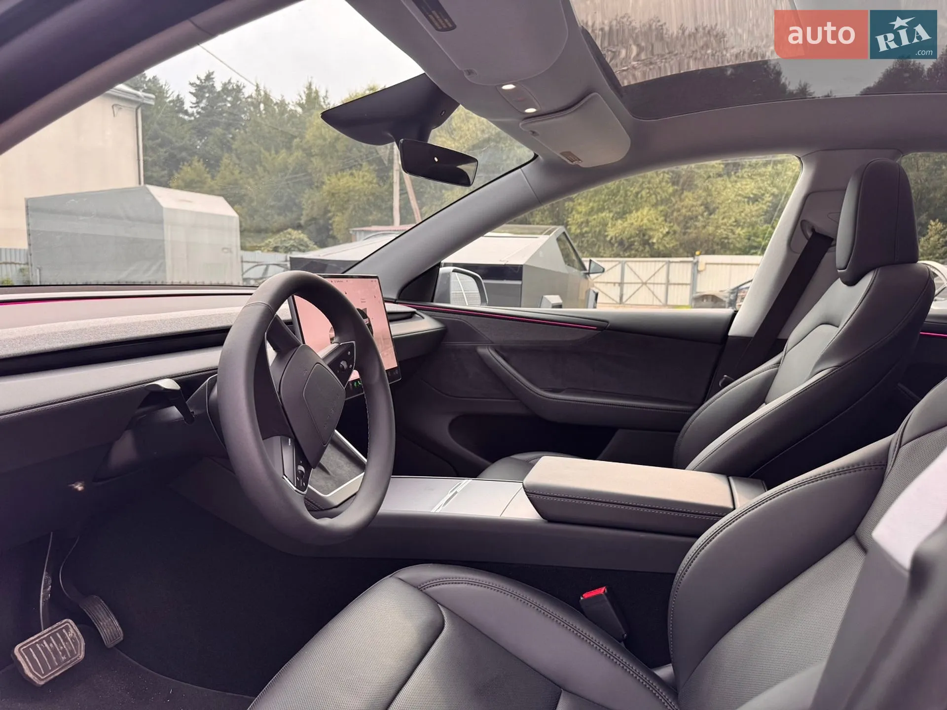 2025 Tesla Model Y - мініатюра 32