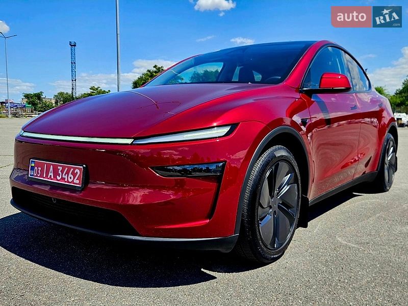 Внедорожник / Кроссовер Tesla Model Y 2025 в Днепре