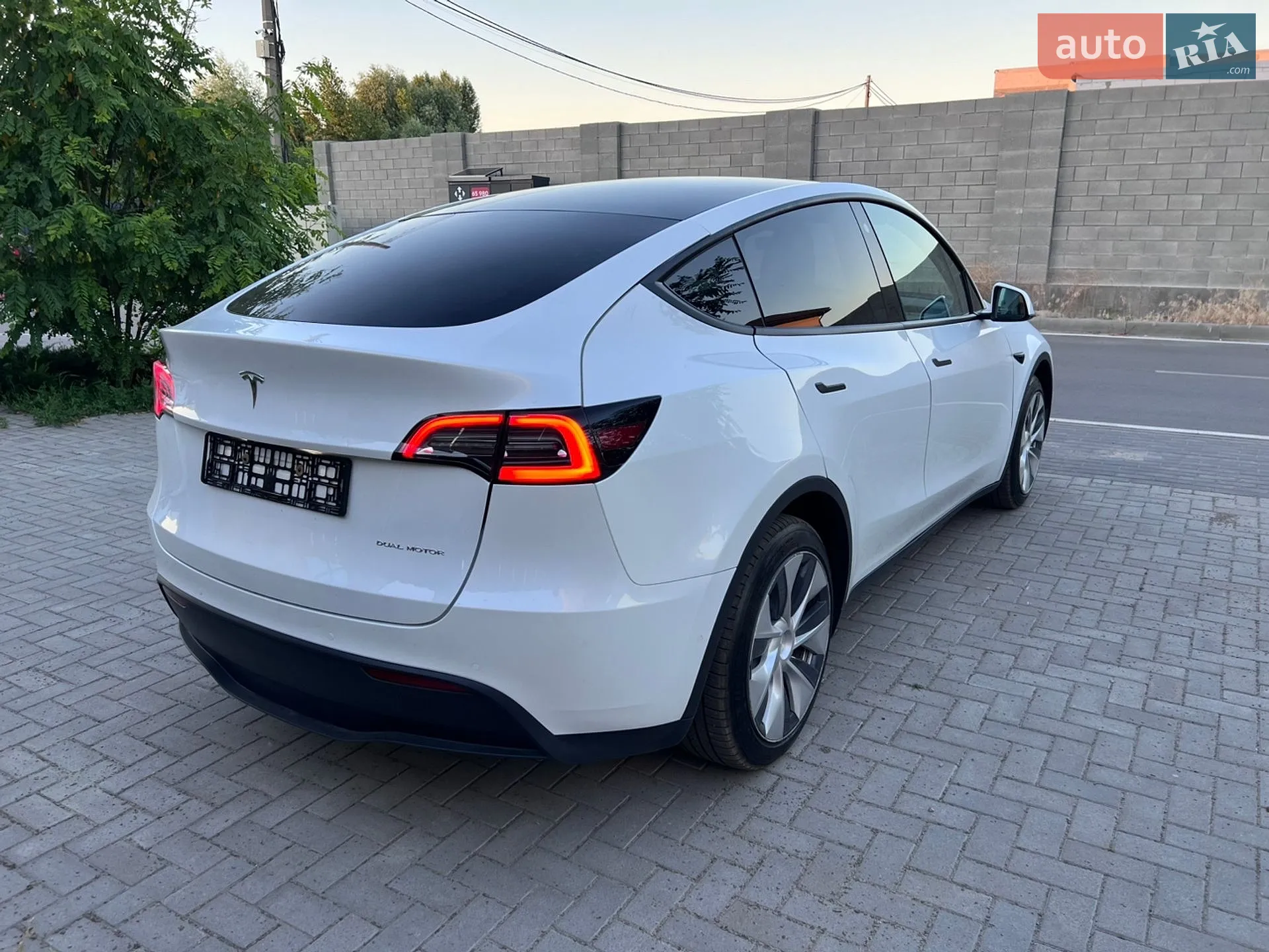 2020 Tesla Model Y - мініатюра 8