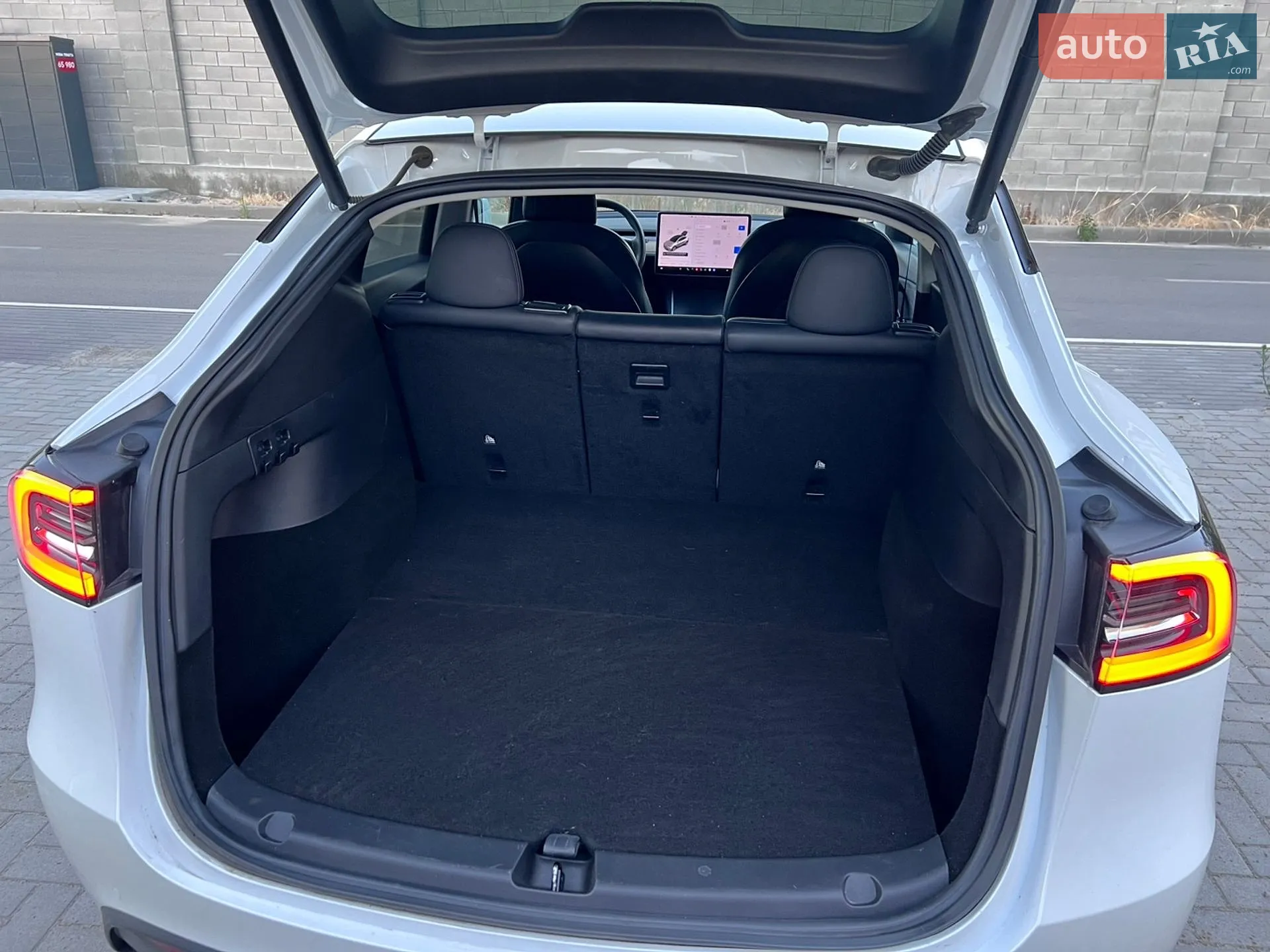 2020 Tesla Model Y - мініатюра 42