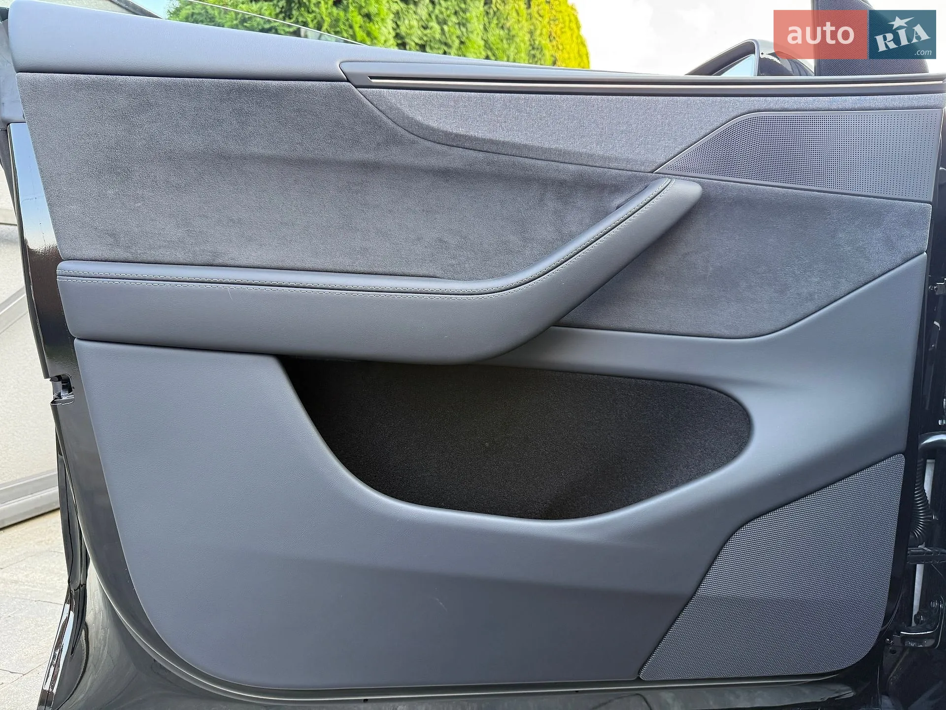 2025 Tesla Model Y - мініатюра 17