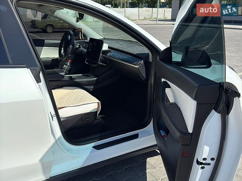 Позашляховик / Кросовер Tesla Model Y 2021 в Кривому Розі
