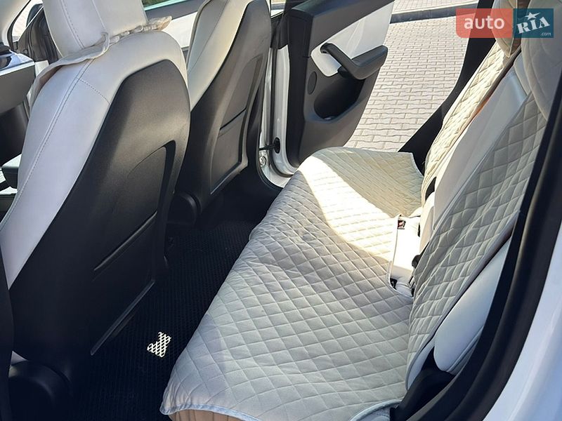 Позашляховик / Кросовер Tesla Model Y 2021 в Кривому Розі