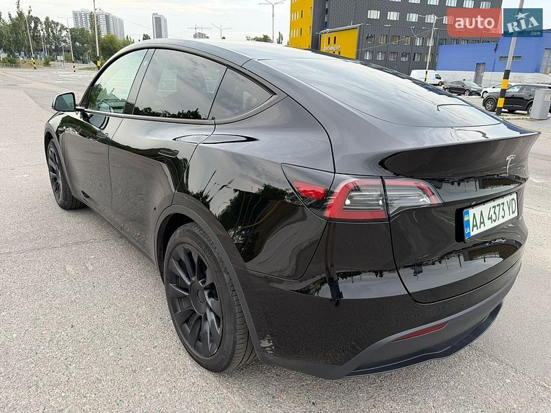 Внедорожник / Кроссовер Tesla Model Y 2023 в Киеве