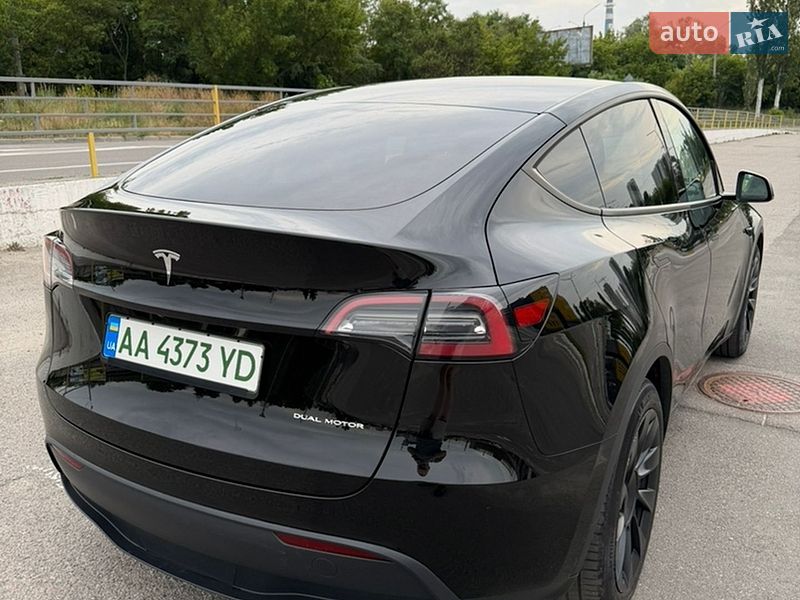 Внедорожник / Кроссовер Tesla Model Y 2023 в Киеве
