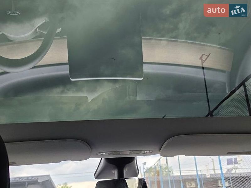 Позашляховик / Кросовер Tesla Model Y 2021 в Львові
