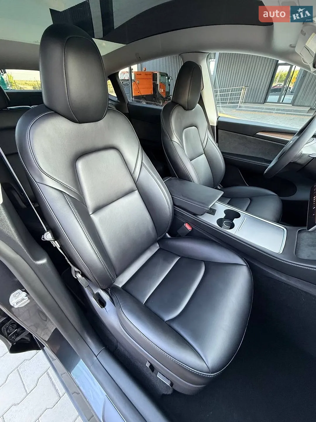 2025 Tesla Model Y - мініатюра 68