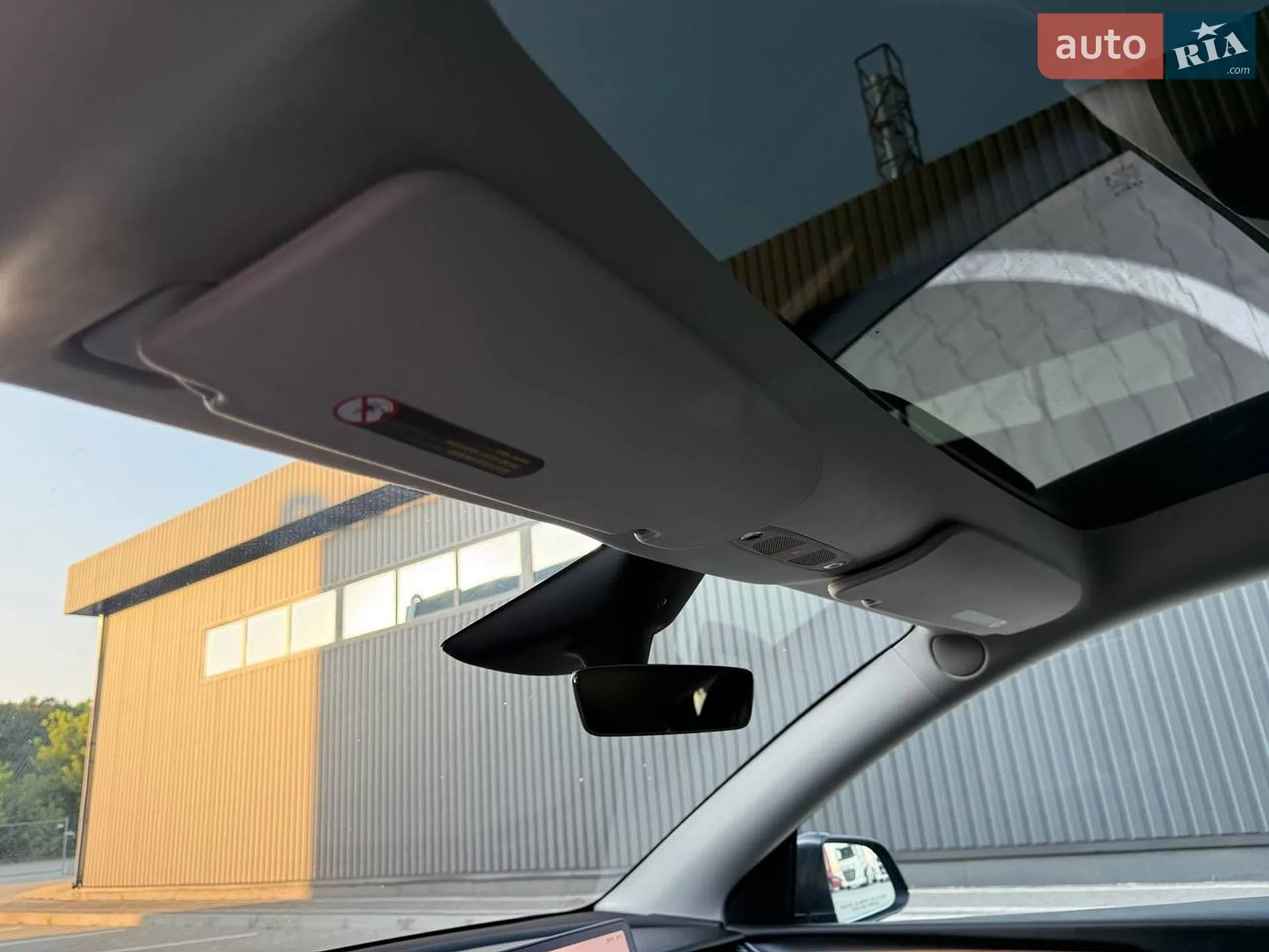2025 Tesla Model Y - мініатюра 88
