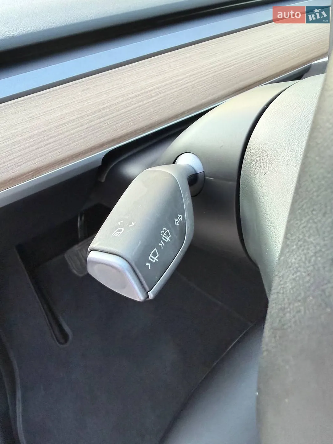 2025 Tesla Model Y - мініатюра 90