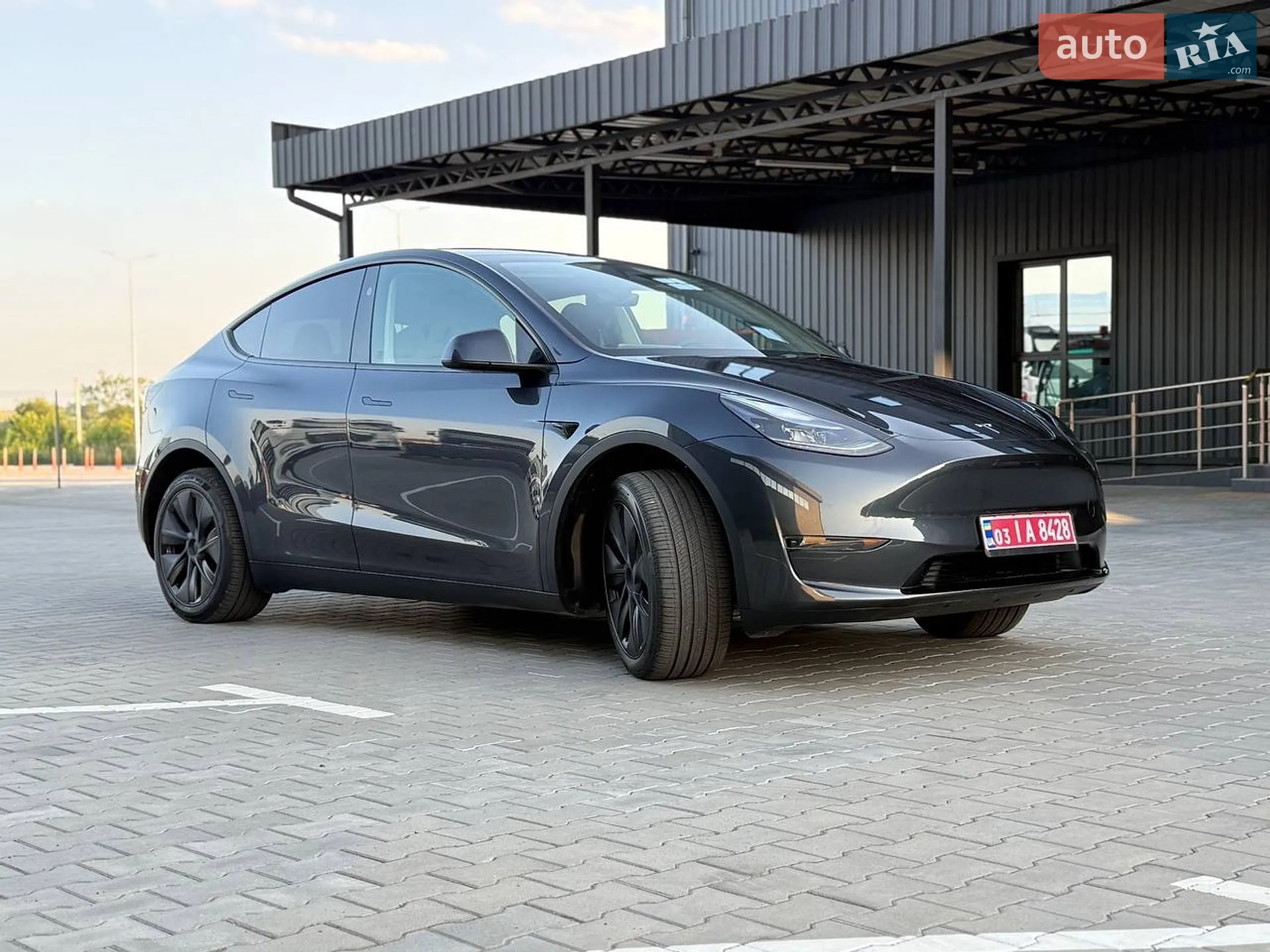 2025 Tesla Model Y - мініатюра 102