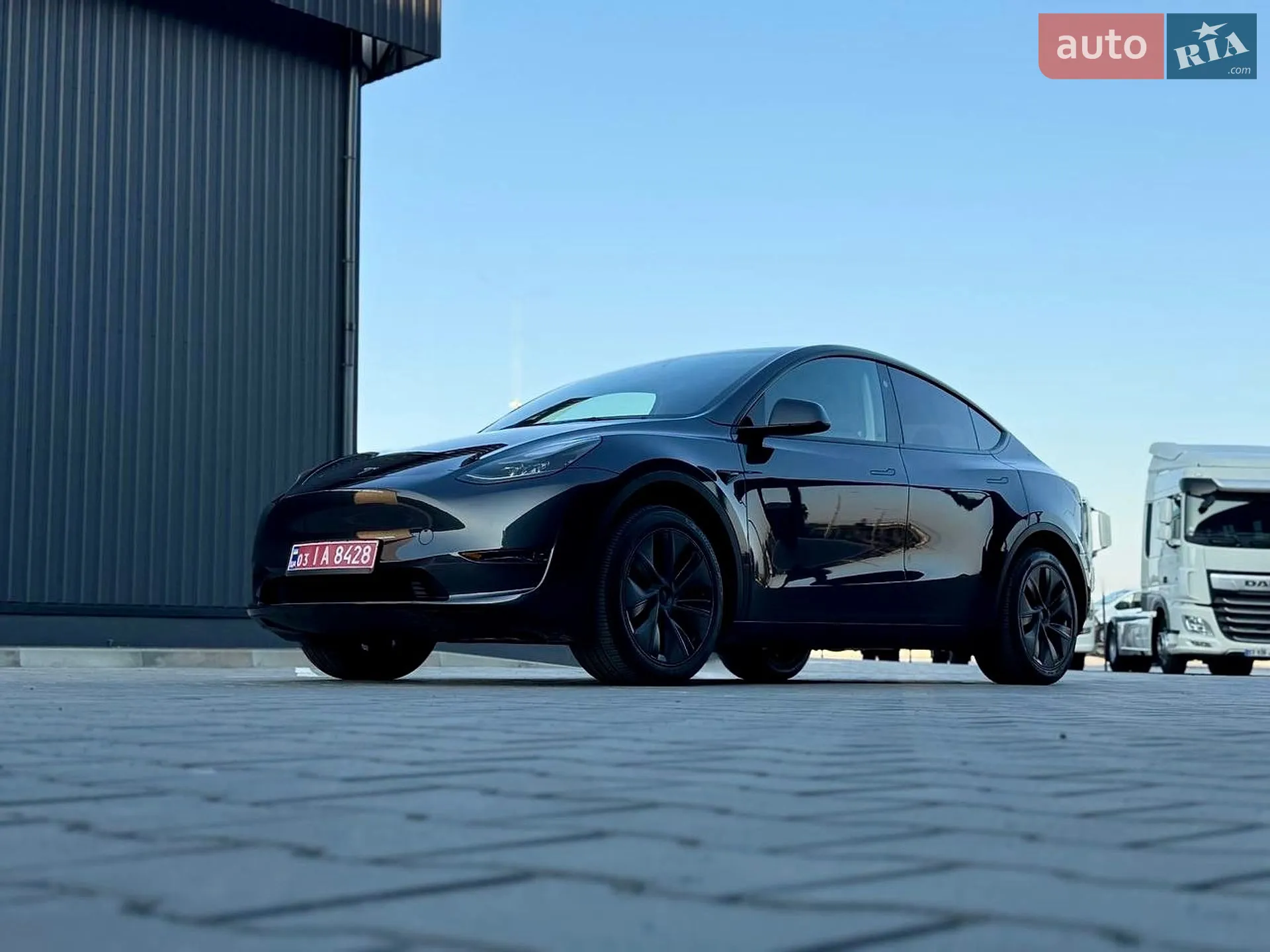 2025 Tesla Model Y - мініатюра 114
