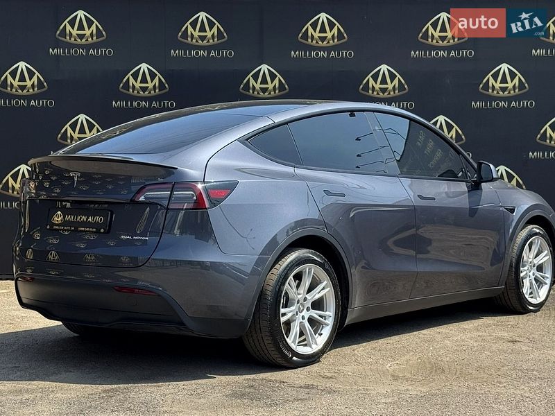 Позашляховик / Кросовер Tesla Model Y 2023 в Києві